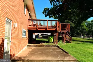 5232 Oldcastle Ln, Springfield, VA 22151 - Photo 2