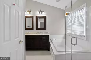 3102 Sutherland Hill Ct, Fairfax, VA 22031 - Photo 20