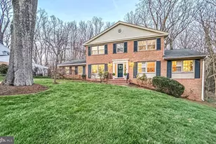 1558 Forest Villa Ln, McLean, VA 22101 - Photo 2