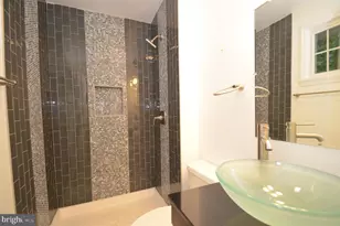 5200 Kings Park Dr, Springfield, VA 22151 - Photo 10