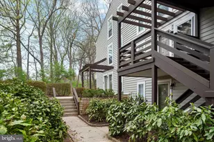 10198 Oakton Terrace Rd, Oakton, VA 22124 - Photo 4