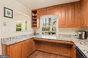 909 Plum St SW, Vienna, VA 22180 - Photo 10