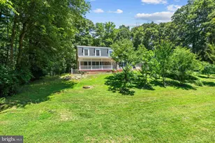 10418 Adel Rd, Oakton, VA 22124 - Photo 2