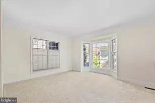 11638 Forest Hill Ct, Fairfax, VA 22030 - Photo 8