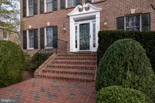 8815 Surrey Ct, Alexandria, VA 22309 - Photo 4