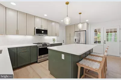 12013 Westwood Hills Drive, Herndon, VA 20171 - Photo 6
