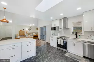 11232 Handlebar Rd, Reston, VA 20191 - Photo 30