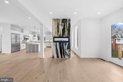 719 Meadow Lane SW, Vienna, VA 22180 - Photo 4