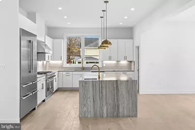 719 Meadow Lane SW, Vienna, VA 22180 - Photo 16