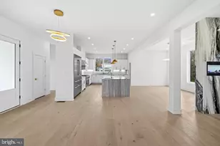 719 Meadow Ln SW, Vienna, VA 22180 - Photo 14