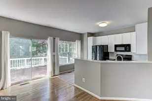 12011 Edgemere Cir, Reston, VA 20190 - Photo 4