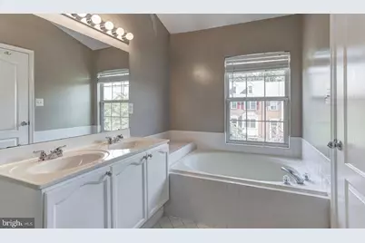 12011 Edgemere Circle, Reston, VA 20190 - Photo 16