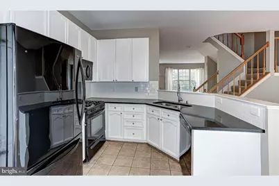 12011 Edgemere Circle, Reston, VA 20190 - Photo 2