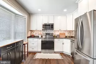 10326 Mockingbird Pond Ct, Burke, VA 22015 - Photo 6