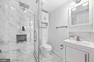 2406 Garnett Ct, Vienna, VA 22180 - Photo 44