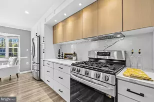 2406 Garnett Ct, Vienna, VA 22180 - Photo 8