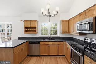 1292 Browns Mill Ct, Herndon, VA 20170 - Photo 14