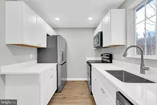 8677 Hickory Ridge Ct, Springfield, VA 22153 - Photo 10