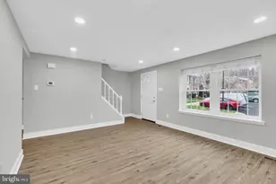 8677 Hickory Ridge Ct, Springfield, VA 22153 - Photo 4