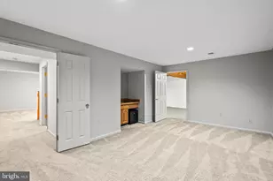 8942 Kenilworth Dr, Burke, VA 22015 - Photo 44