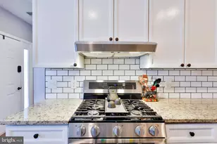 14445 Glencrest Cir, Centreville, VA 20120 - Photo 8