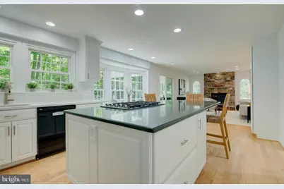 12029 Lake Newport Road, Reston, VA 20194 - Photo 8