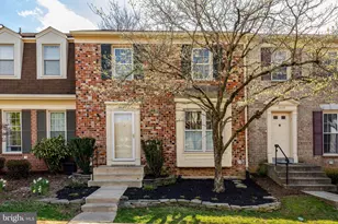 9607 Scotch Haven Dr, Vienna, VA 22181 - Photo 2