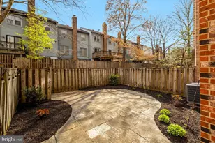 9607 Scotch Haven Dr, Vienna, VA 22181 - Photo 42