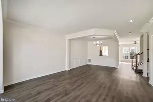 5635 Sheals Ln, Centreville, VA 20120 - Photo 4