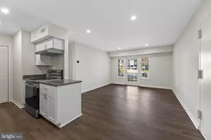 5898 Surrey Hill Pl, Springfield, VA 22152 - Photo 2