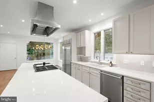 1404 Wynhurst Ln, Vienna, VA 22182 - Photo 4