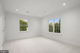 1404 Wynhurst Ln, Vienna, VA 22182 - Photo 6