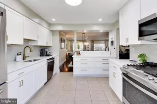 7812 Solomon Seal Dr, Springfield, VA 22152 - Photo 16