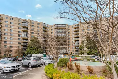 8370 Greensboro Drive #310, McLean, VA 22102 - Photo 2