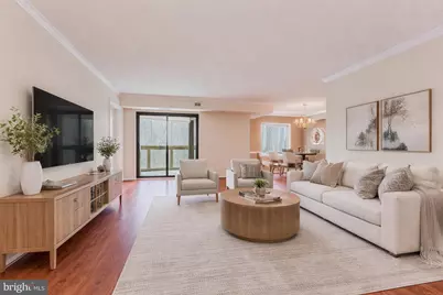 8370 Greensboro Drive #310, McLean, VA 22102 - Photo 4
