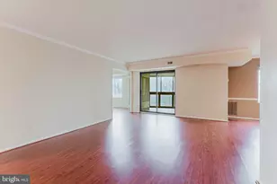 8370 Greensboro Dr, McLean, VA 22102 - Photo 10