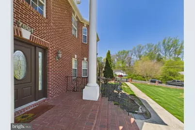 7801 Ridgewood Drive, Annandale, VA 22003 - Photo 4