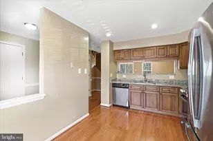 6005 Raina Dr, Centreville, VA 20120 - Photo 10