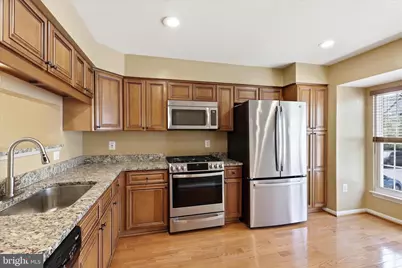 6005 Raina Drive, Centreville, VA 20120 - Photo 6