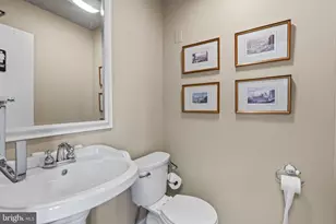 11739 Bowman Green Dr, Reston, VA 20190 - Photo 32