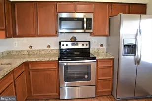 8349 Windfall Rd, Springfield, VA 22153 - Photo 6