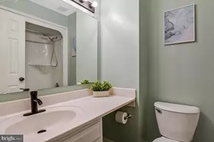 6819 Signature Cir, Alexandria, VA 22310 - Photo 18