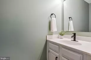 6819 Signature Cir, Alexandria, VA 22310 - Photo 6