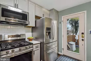 6819 Signature Cir, Alexandria, VA 22310 - Photo 16