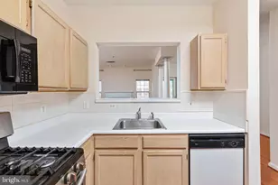 1705 Lake Shore Crest Dr, Reston, VA 20190 - Photo 8