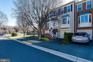 2001 Gervais Dr, Falls Church, VA 22043 - Photo 2