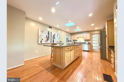 2105 Lirio Court, Reston, VA 20191 - Photo 8