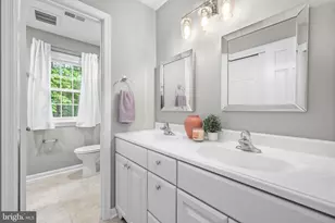 11906 Paradise Ln, Oak Hill, VA 20171 - Photo 38
