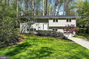 6362 Burton Cir, Falls Church, VA 22041 - Photo 2