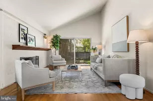 8508 Crowley Pl, Alexandria, VA 22308 - Photo 4